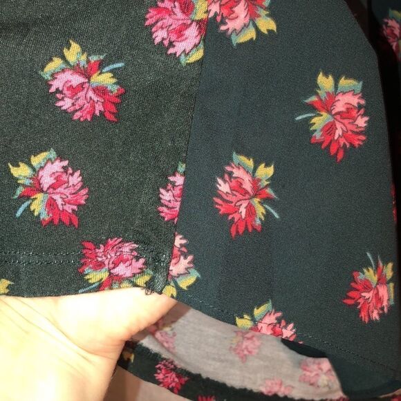 LOFT M Emerald Green Floral Lace Yoke Detail Long Bell Sleeves High Low Blouse - Picture 7 of 13